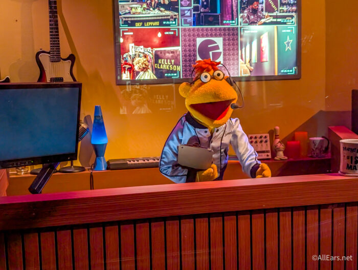 Bastidores Inovadores da Nova Montanha-Russa Rock ‘n’ Roller Coaster com Os Muppets na Disney
