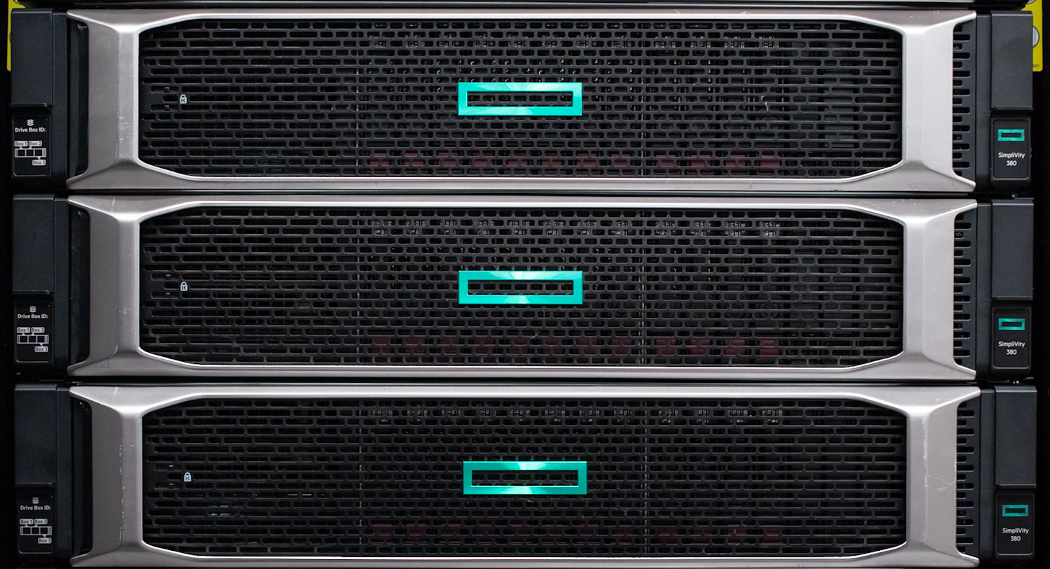 Ilustração representando integração de múltiplas tecnologias em nuvem privada