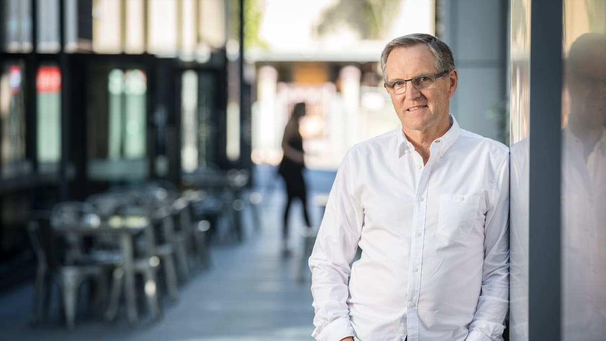 Caso de difamação entre Julian Batchelor e TVNZ destaca desafios de comunicação e reputação na mídia