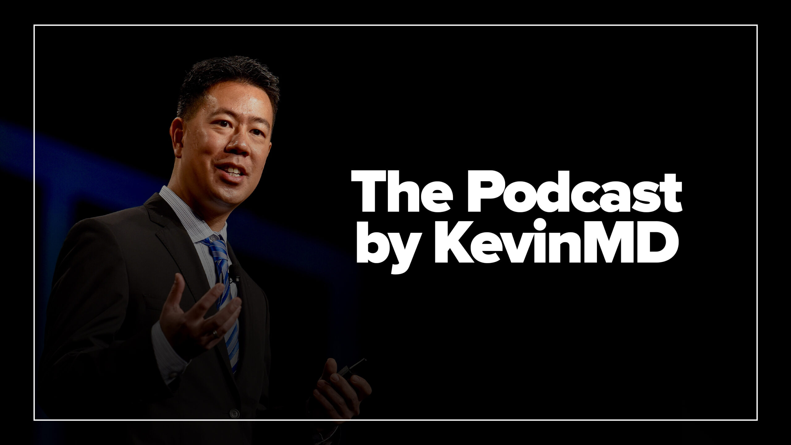 Executivo analisando prioridades com foco e calma no escritório moderno