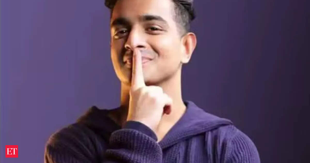 Ranveer Allahbadia falando sobre finanças pessoais e empreendedorismo digital